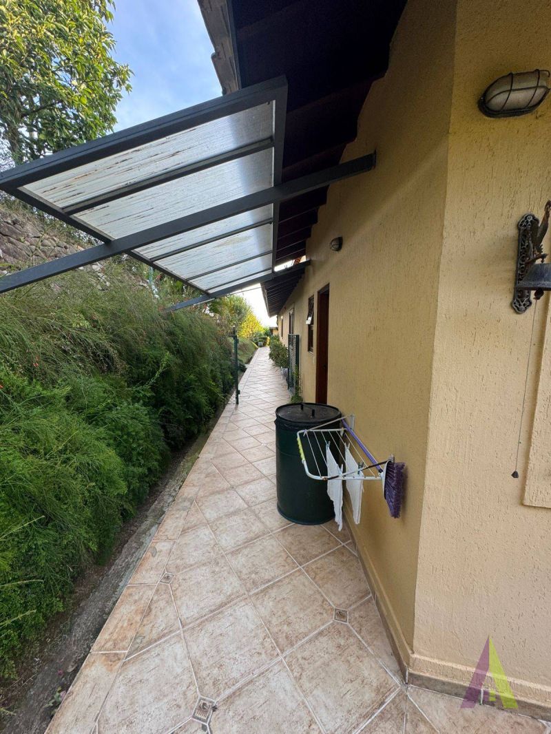 Casa Térrea em Condomínio de Alto Pedrão em São Roque!