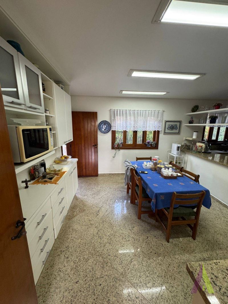 Casa Térrea em Condomínio de Alto Pedrão em São Roque!
