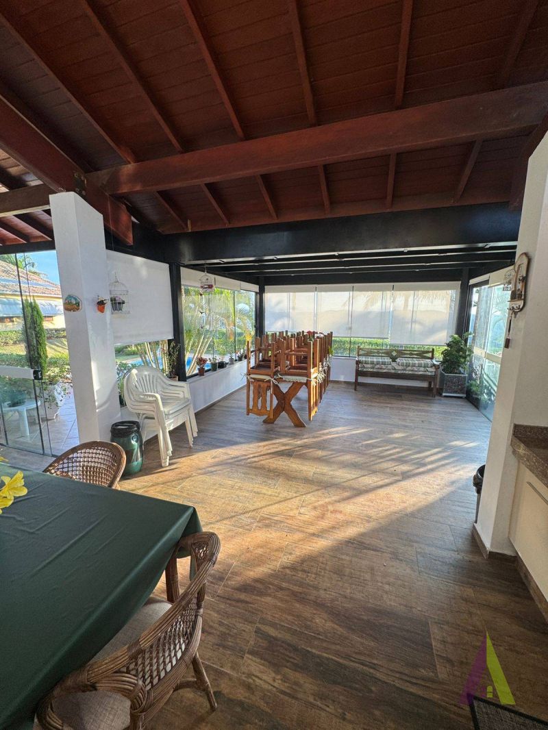 Casa Térrea em Condomínio de Alto Pedrão em São Roque!