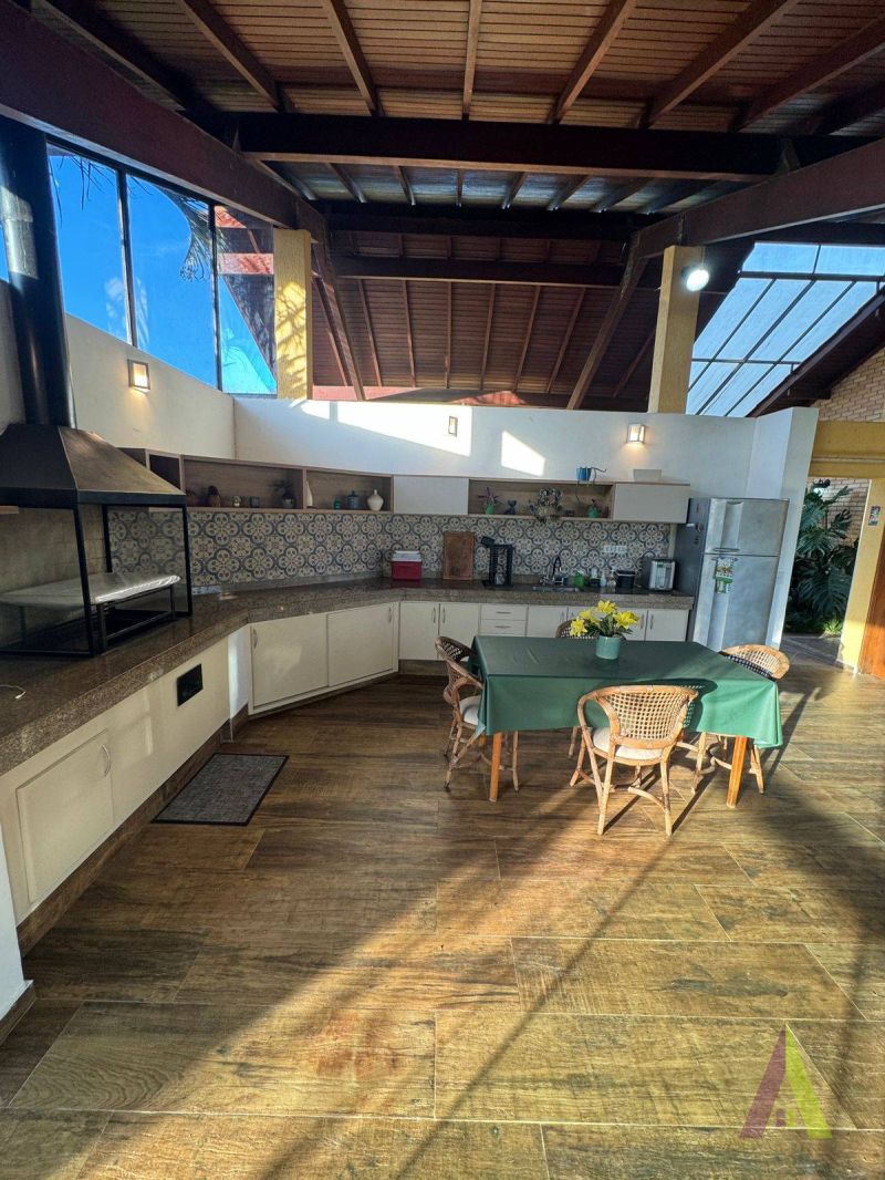 Casa Térrea em Condomínio de Alto Pedrão em São Roque!