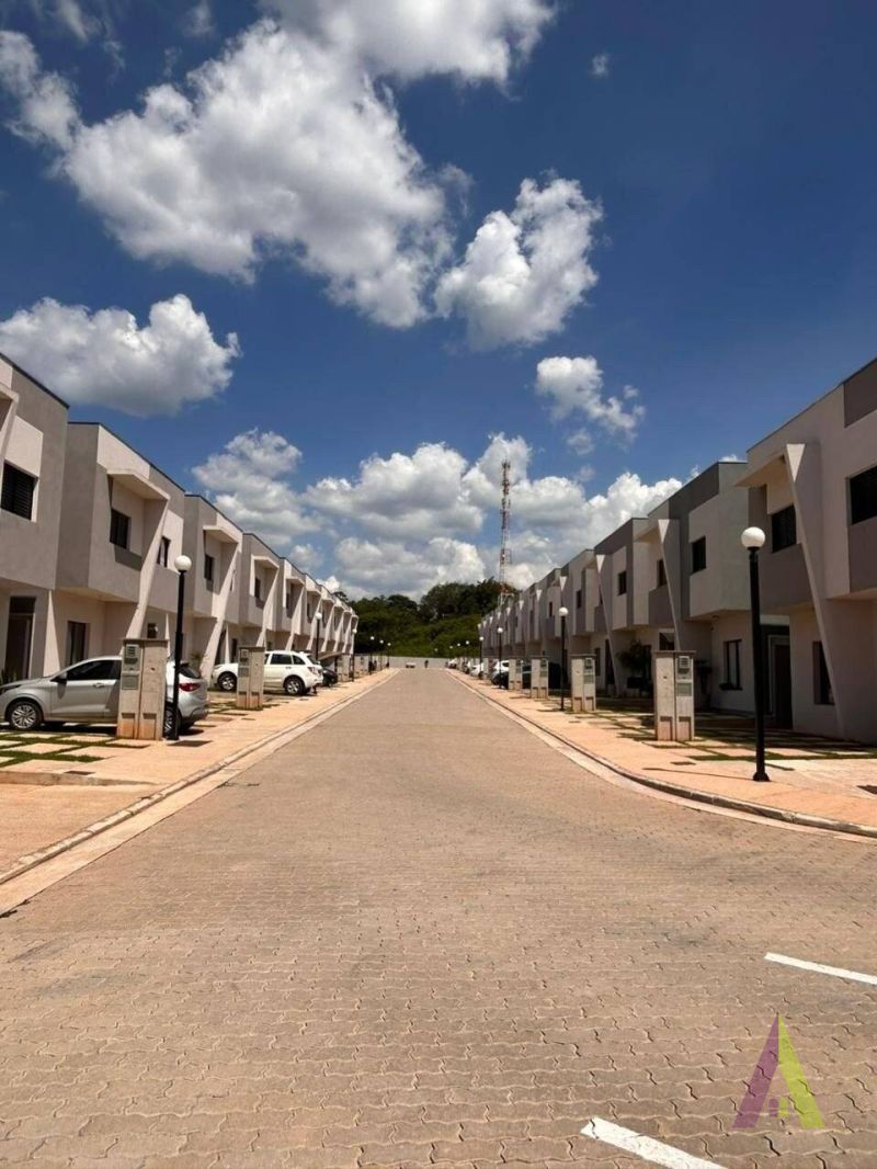 Sobrado Mobiliado em Condomínio de São Roque!