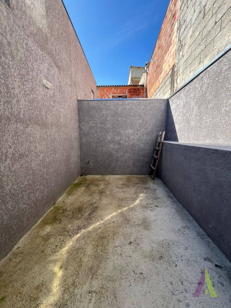 Casa Nova Térrea com Design Moderno em Mairinque!
