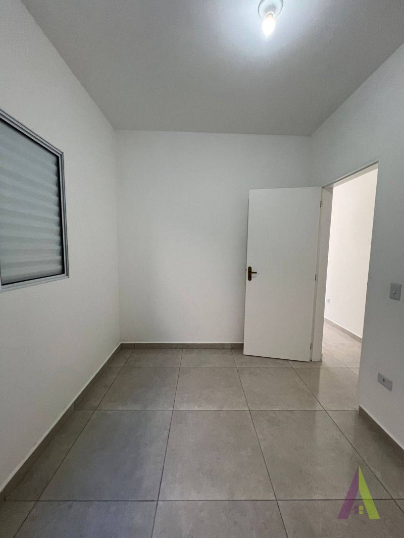 Casa Nova Térrea com Design Moderno em Mairinque!