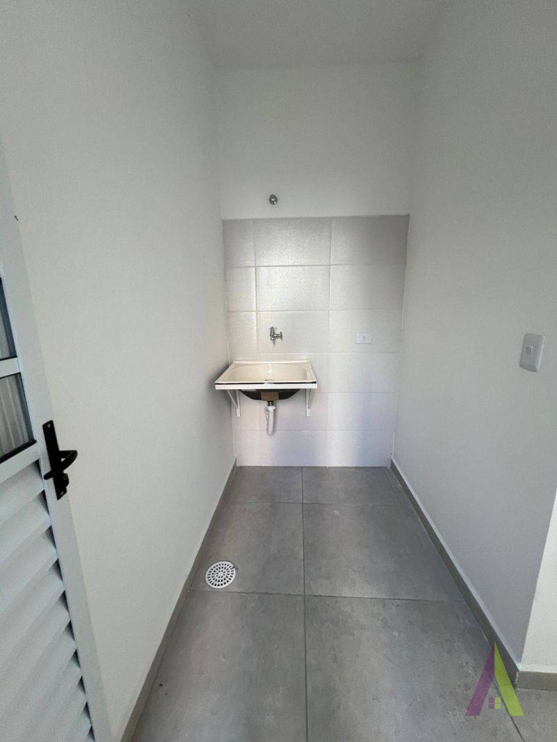 Casa Nova Térrea com Design Moderno em Mairinque!