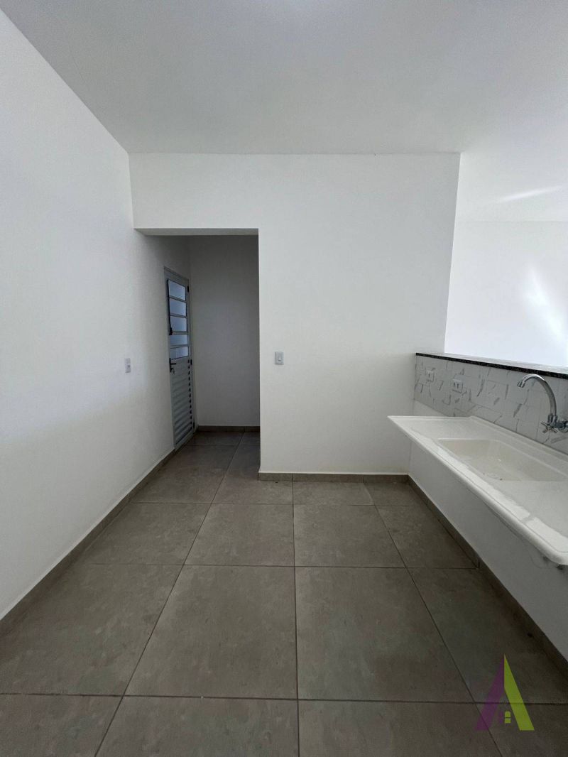 Casa Nova Térrea com Design Moderno em Mairinque!