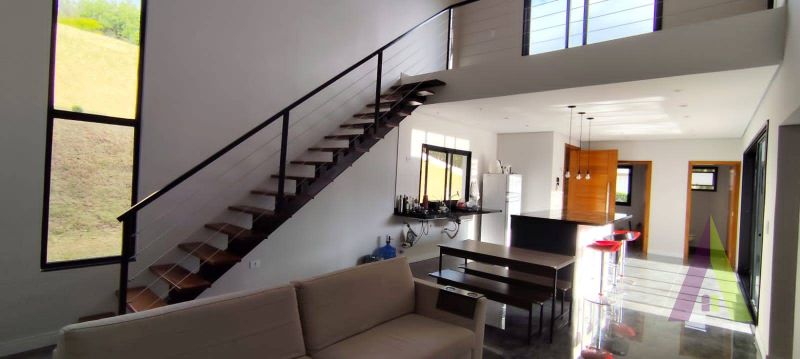 Casa em Condomínio em Ibiúna