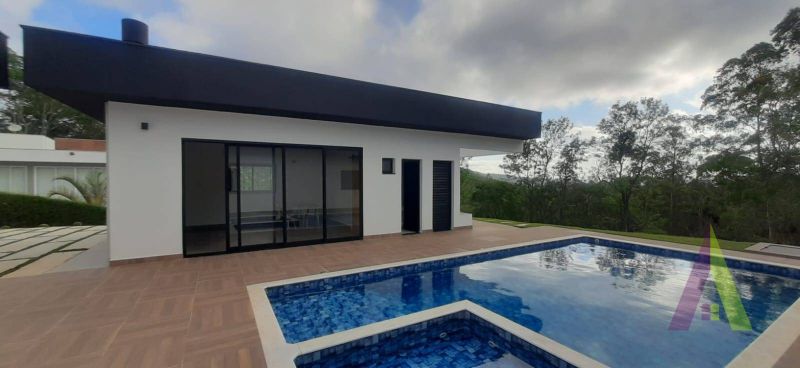 Casa em Condomínio em Ibiúna