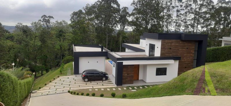 Casa em Condomínio em Ibiúna
