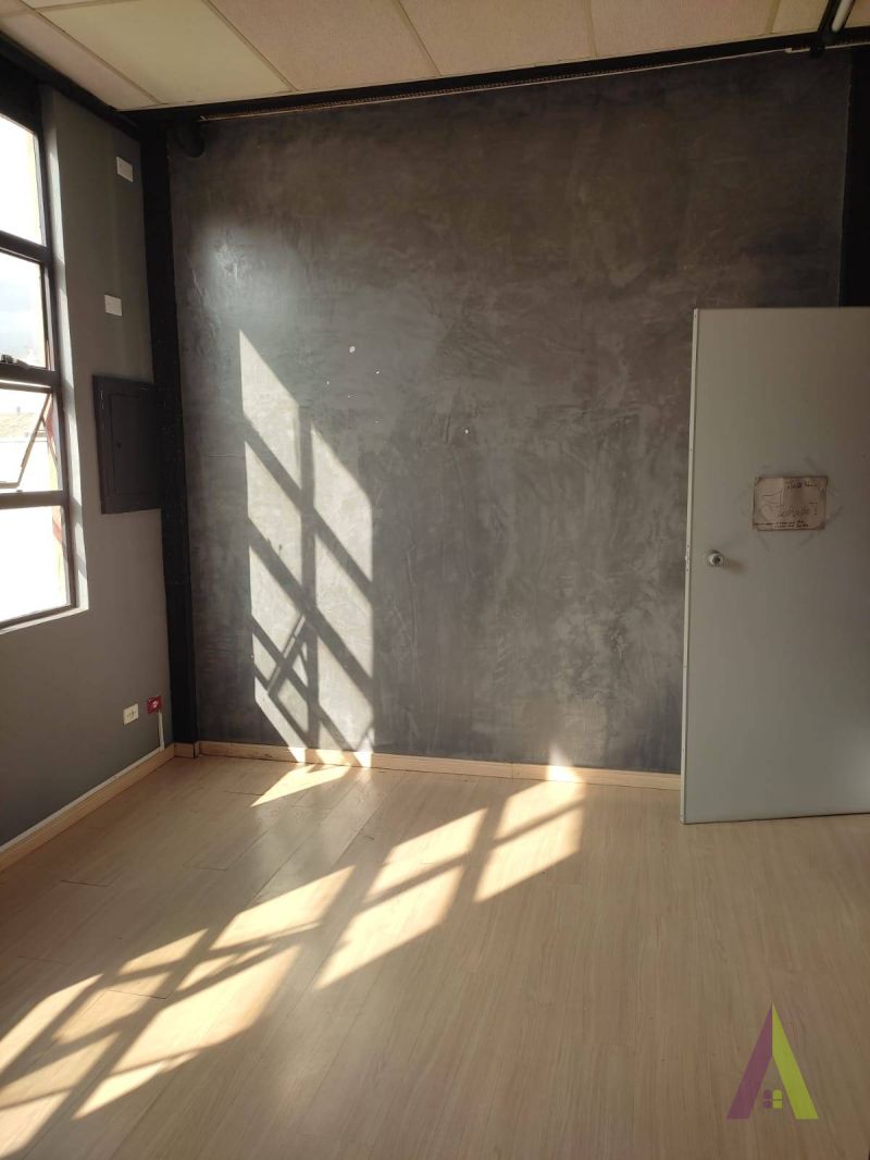 Sala Comercial no Centro de São Roque!