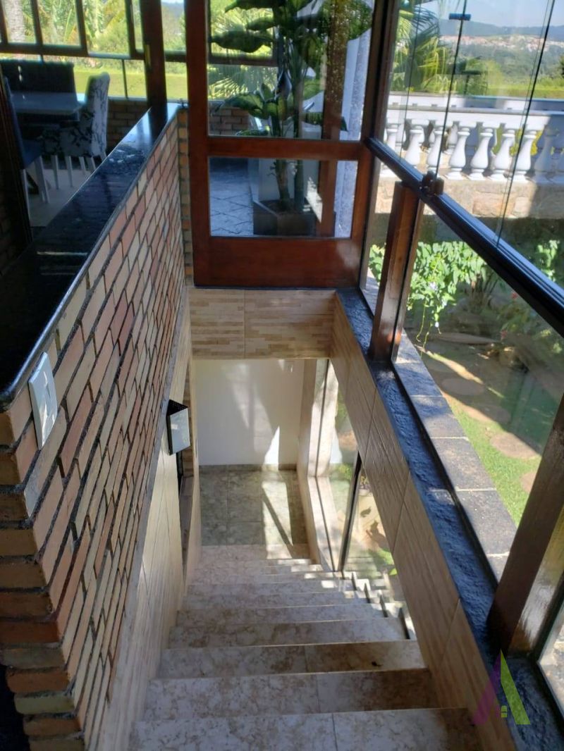 Chácara em Condomínio Fechado de São Roque!