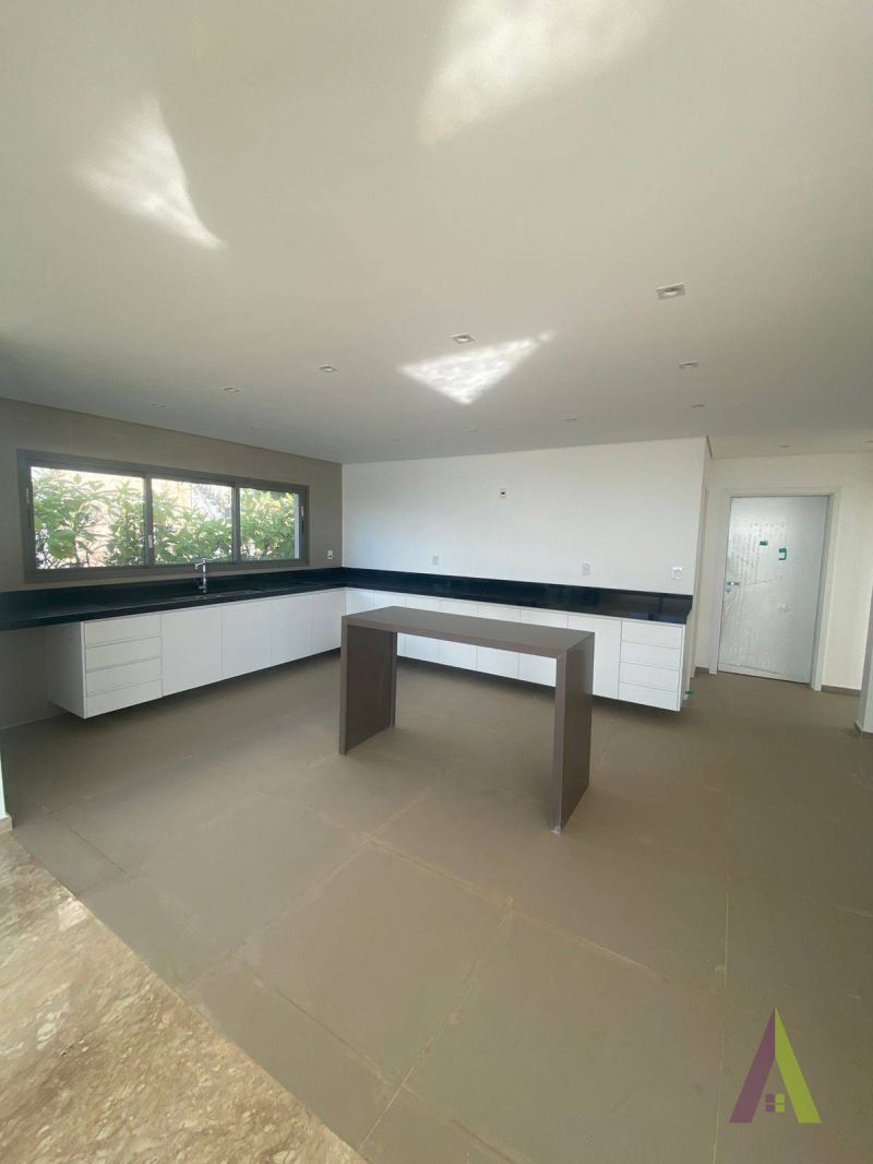 Casa em Condomínio de Alto Padrão em São Roque!