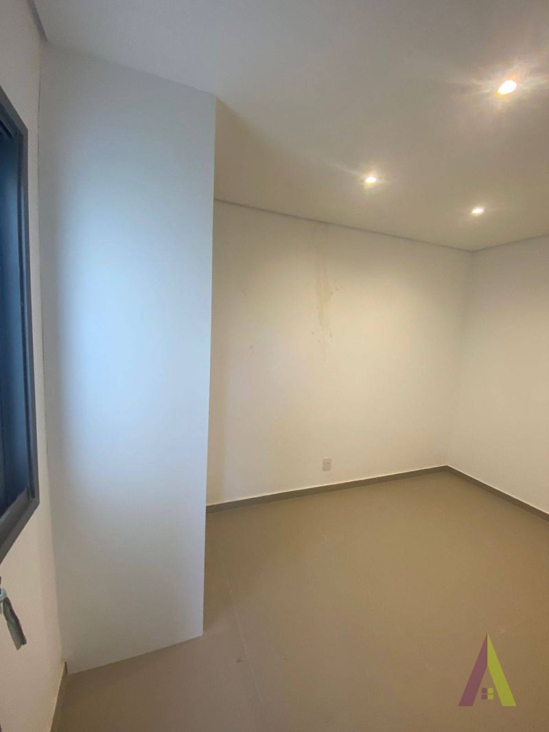 Casa em Condomínio de Alto Padrão em São Roque!