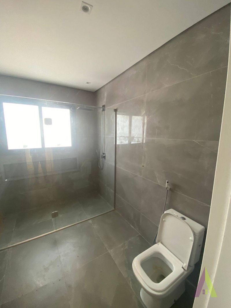 Casa em Condomínio de Alto Padrão em São Roque!