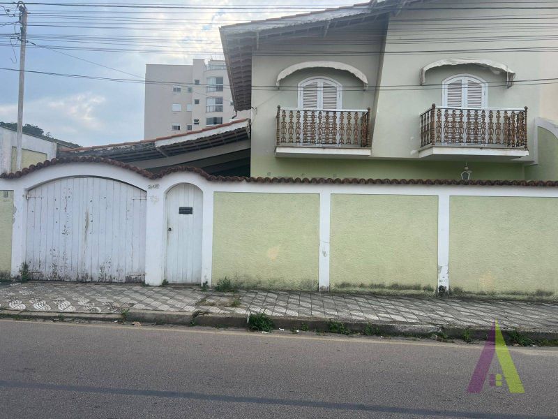 SOBRADO NO CENTRO DE SÃO ROQUE!