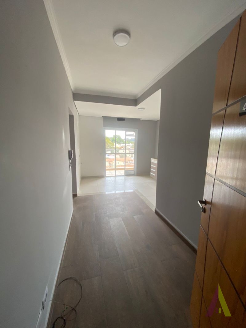 Apartamento com Sacada e Elevador em São Roque!