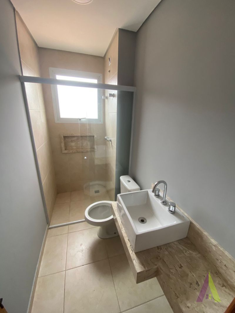 Apartamento com Sacada e Elevador em São Roque!