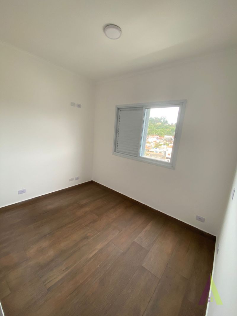 Apartamento com Sacada e Elevador em São Roque!