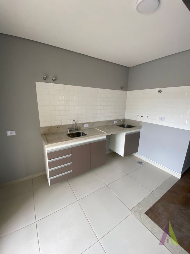 Apartamento com Sacada e Elevador em São Roque!