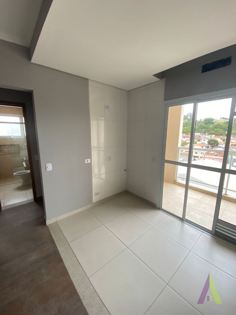 Apartamento com Sacada e Elevador em São Roque!