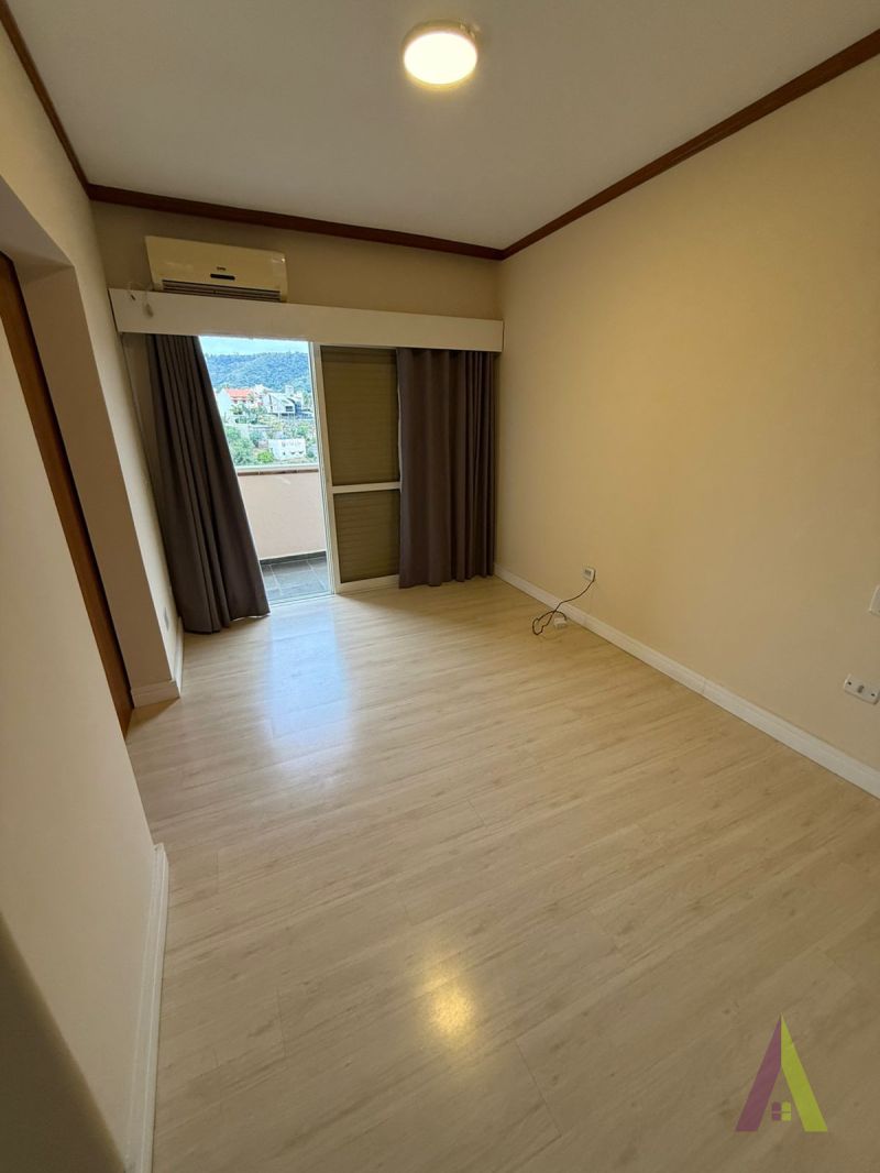 Apartamento no Centro de São Roque!