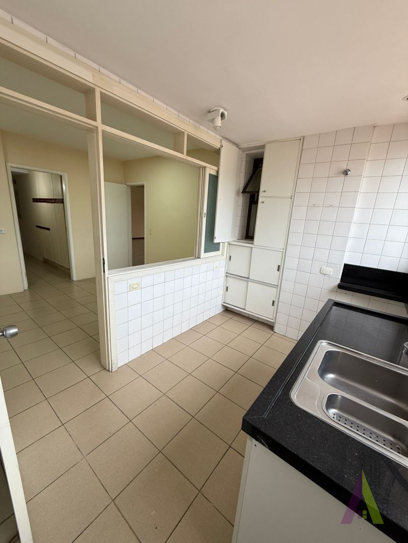 Apartamento no Centro de São Roque!