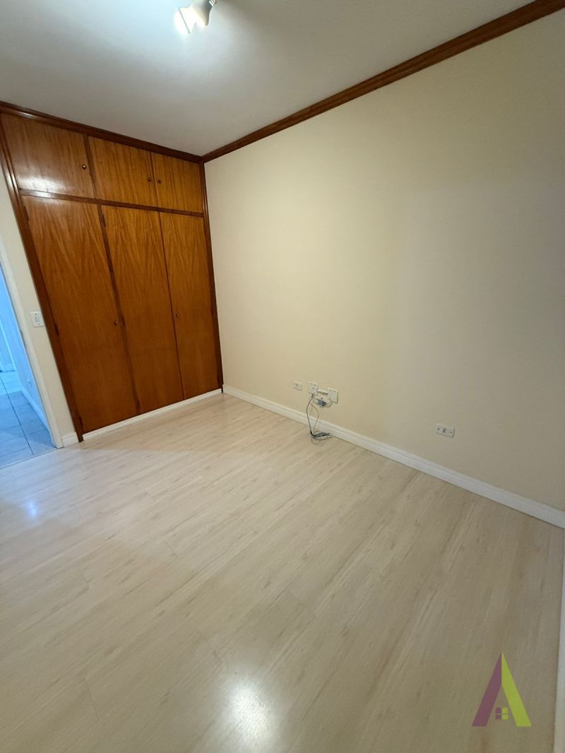 Apartamento no Centro de São Roque!
