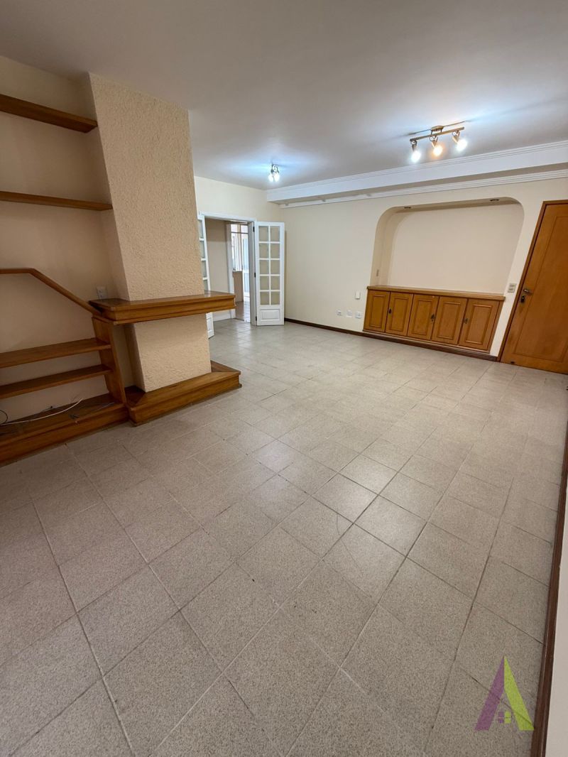 Apartamento no Centro de São Roque!