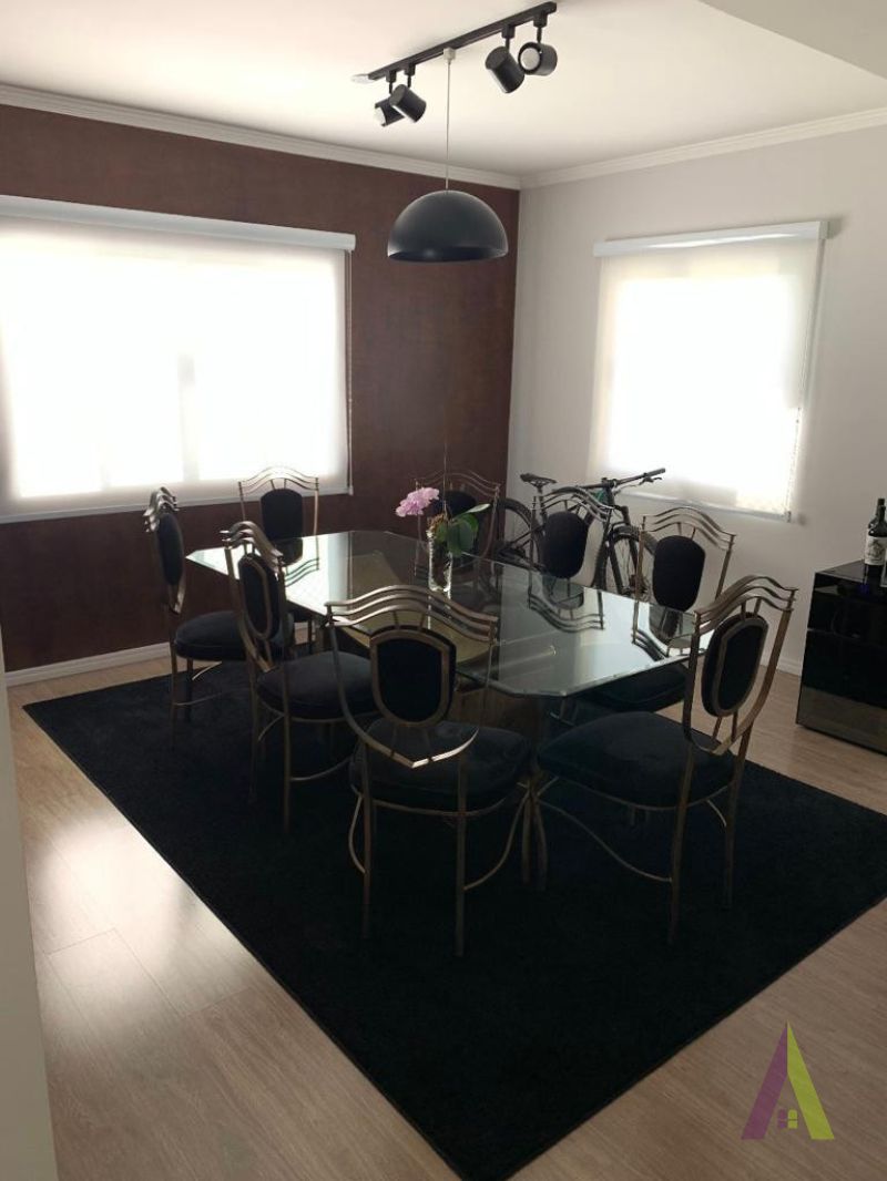 Apartamento Duplex Mobiliado no Centro de São Roque!