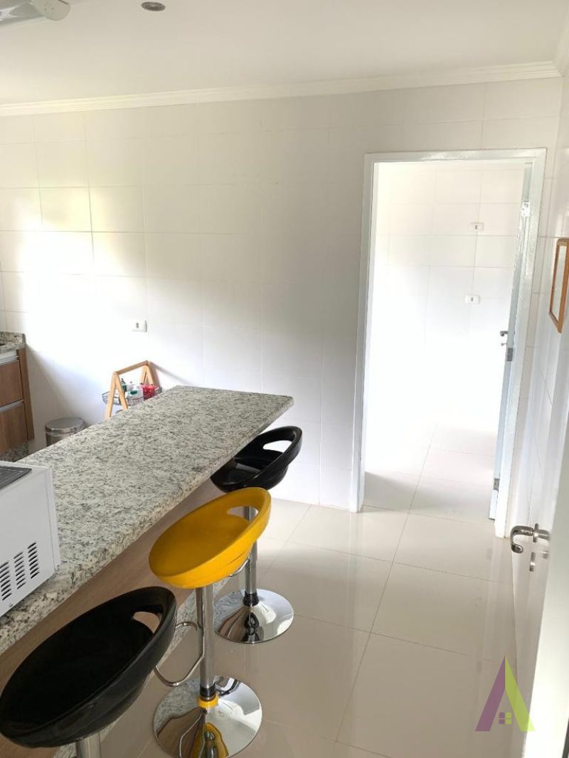Apartamento Duplex Mobiliado no Centro de São Roque!