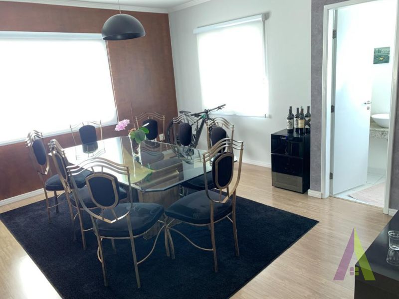 Apartamento Duplex Mobiliado no Centro de São Roque!