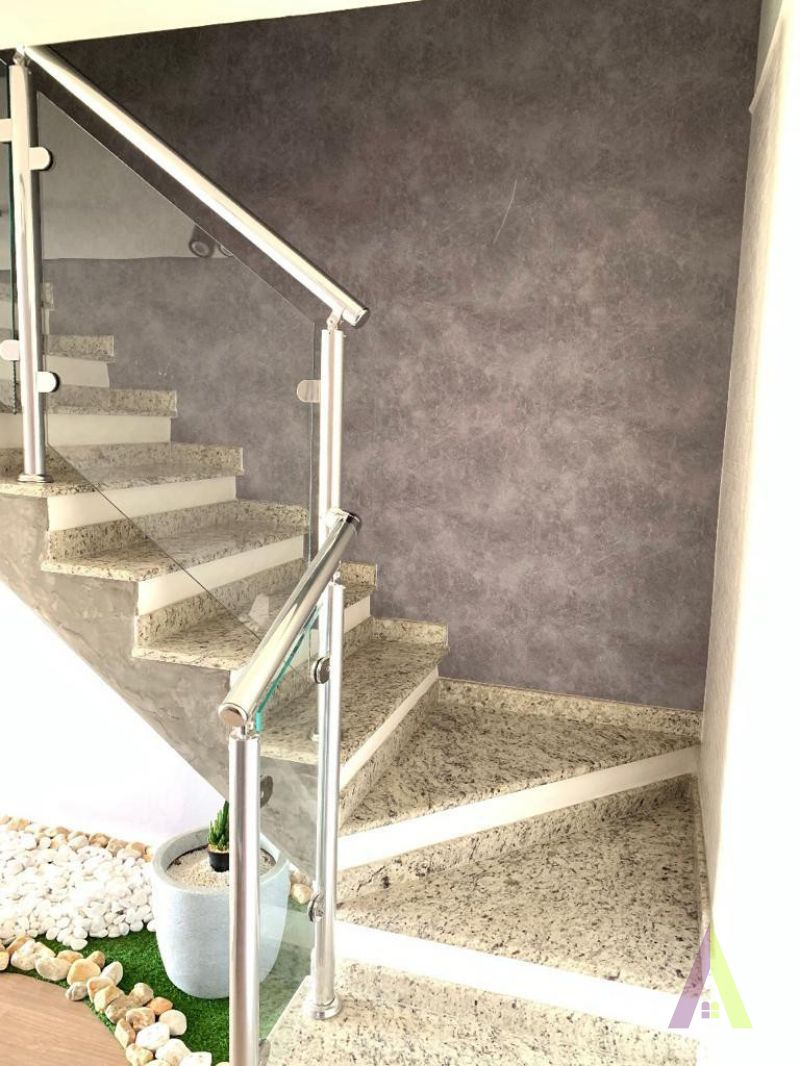 Apartamento Duplex Mobiliado no Centro de São Roque!