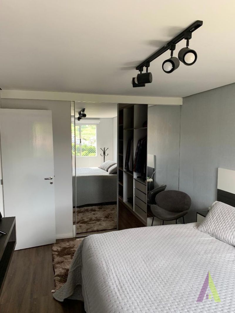Apartamento Duplex Mobiliado no Centro de São Roque!
