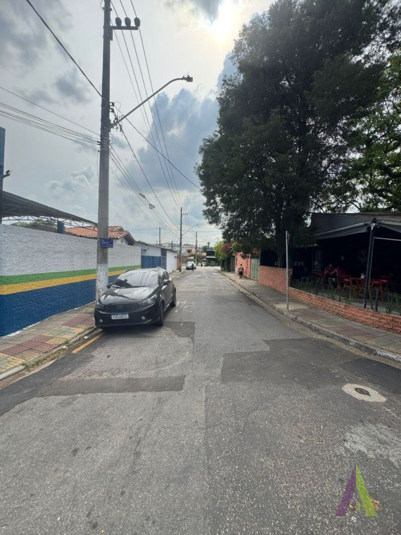 Galpão em Avenida Comercial de São Roque! 