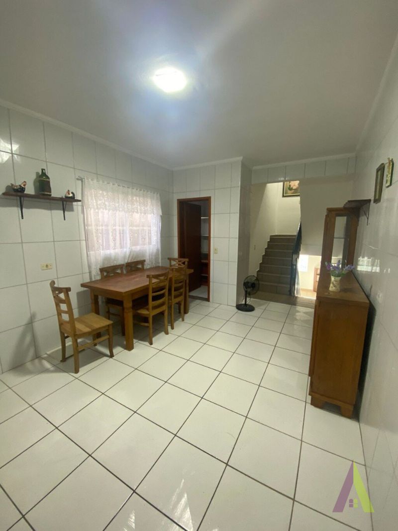 Casa em Bairro Tradicional de São Roque! 