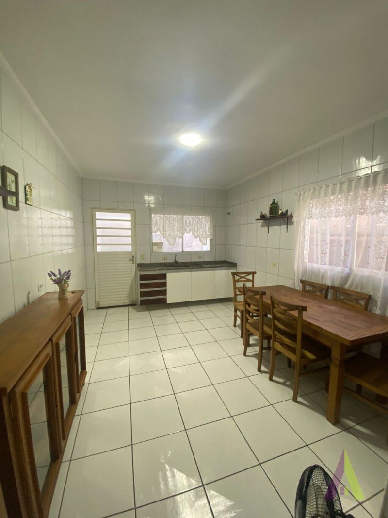 Casa em Bairro Tradicional de São Roque! 