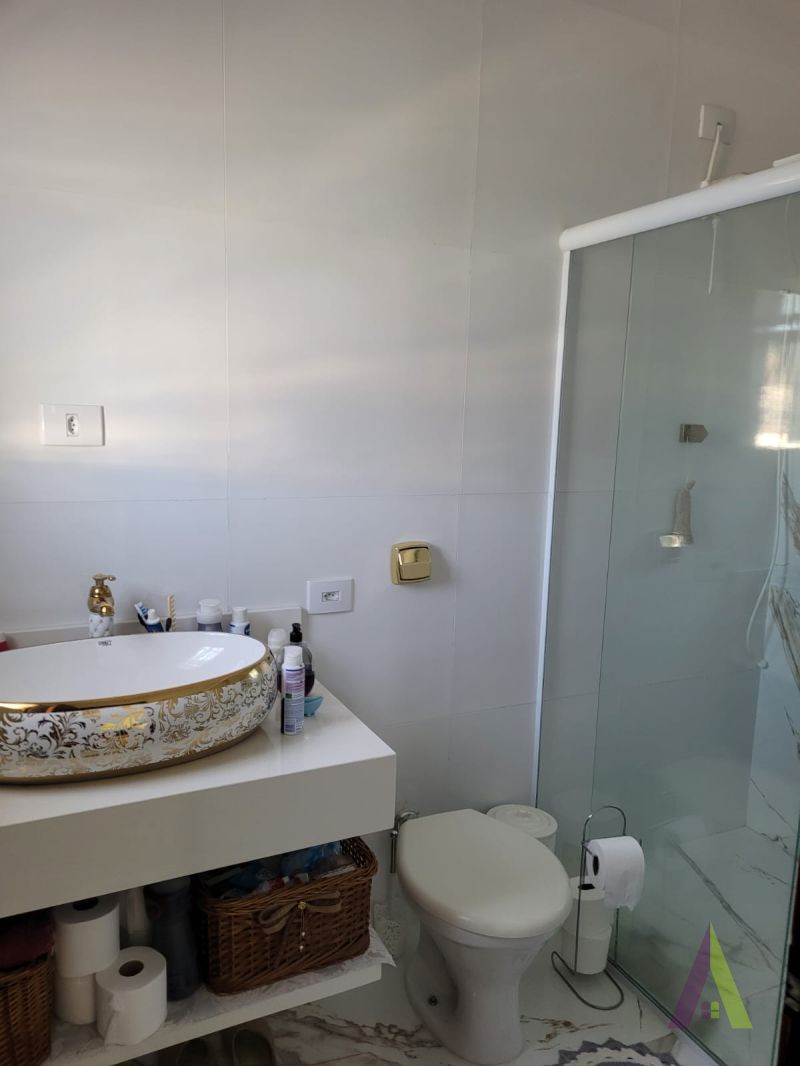 Sobrado em Condomínio Próximo ao Centro de São Roque!
