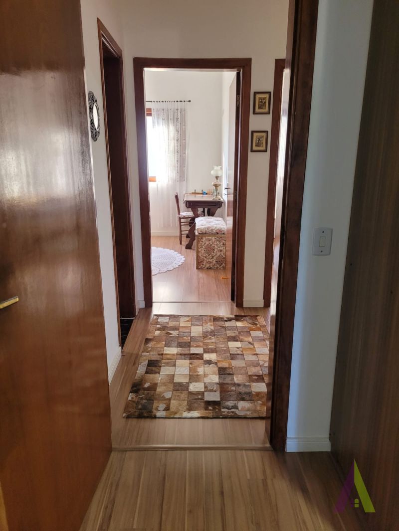 Sobrado em Condomínio Próximo ao Centro de São Roque!