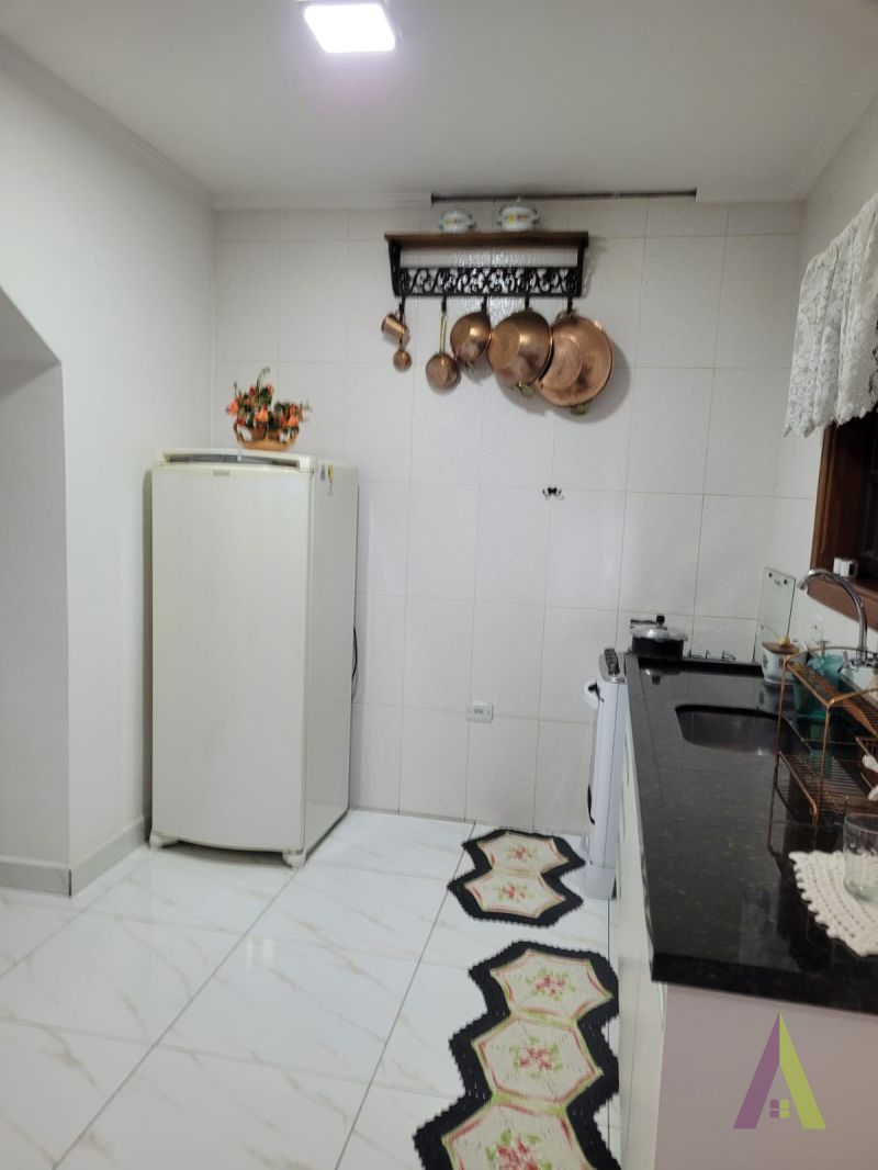 Sobrado em Condomínio Próximo ao Centro de São Roque!