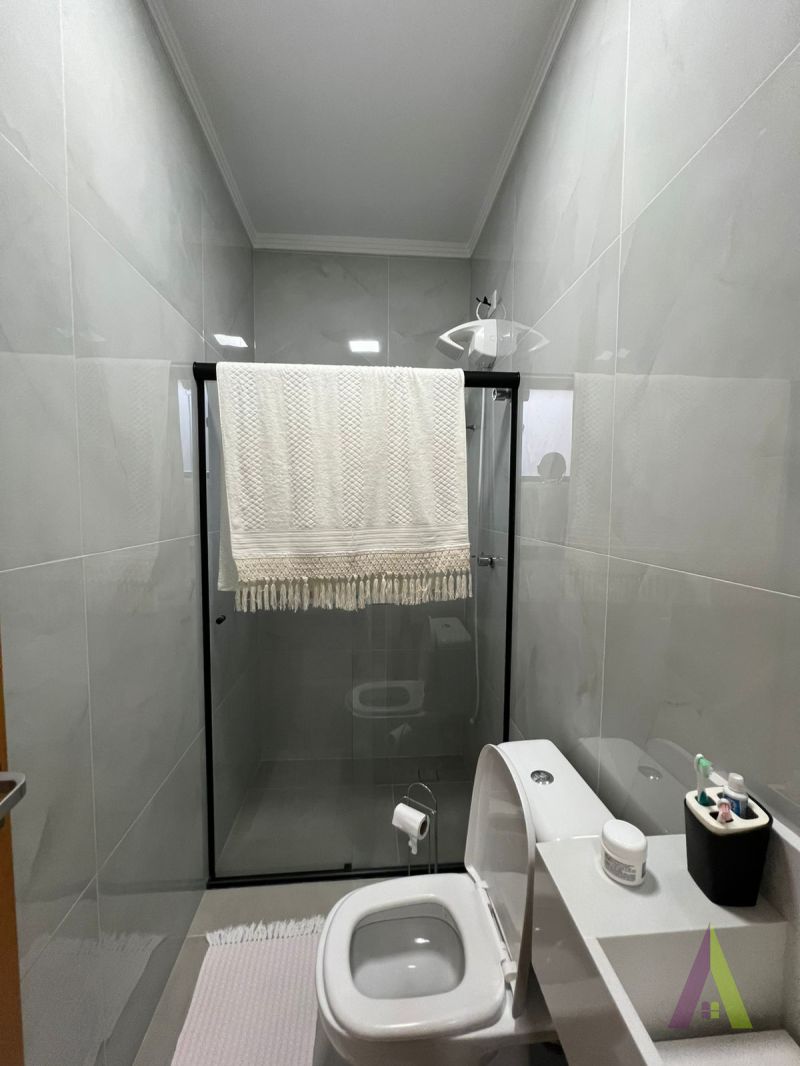 Casa Térrea em Condomínio Fechado de São Roque!
