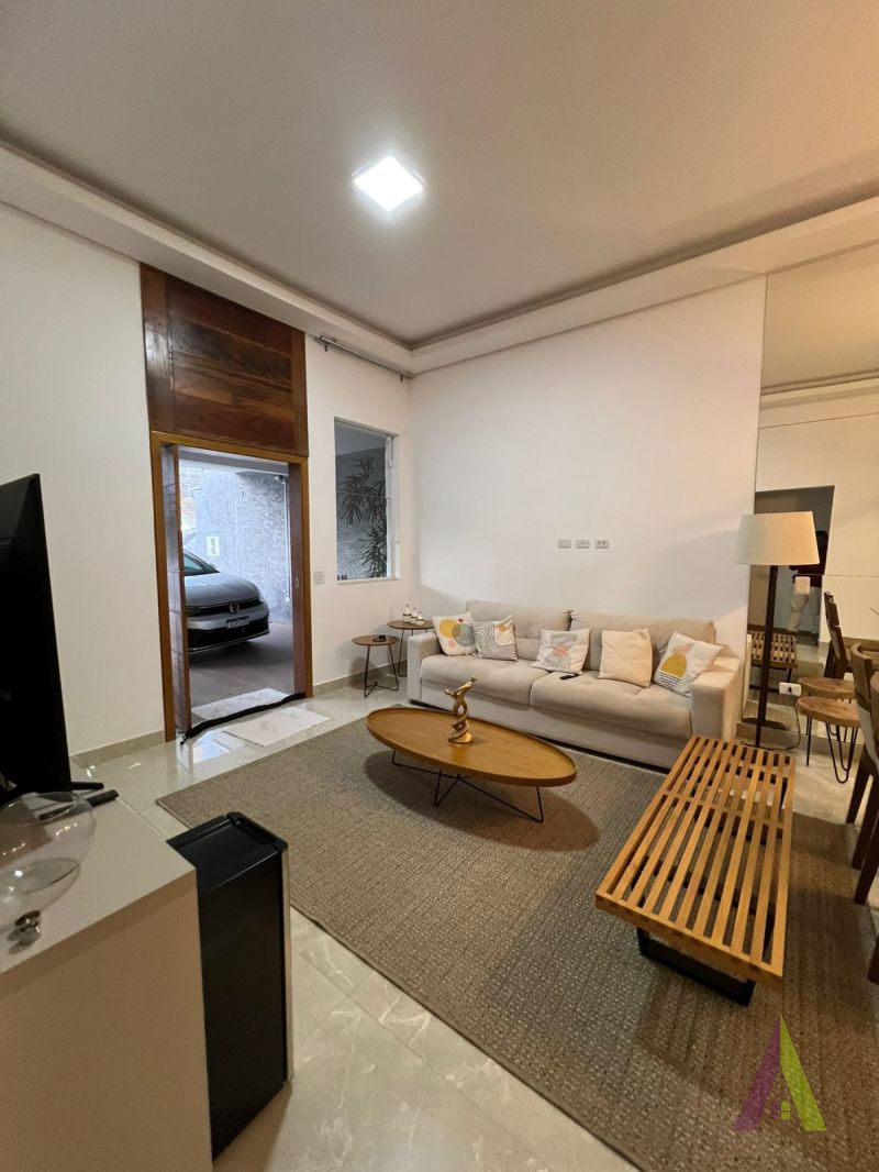 Casa Térrea em Condomínio Fechado de São Roque!