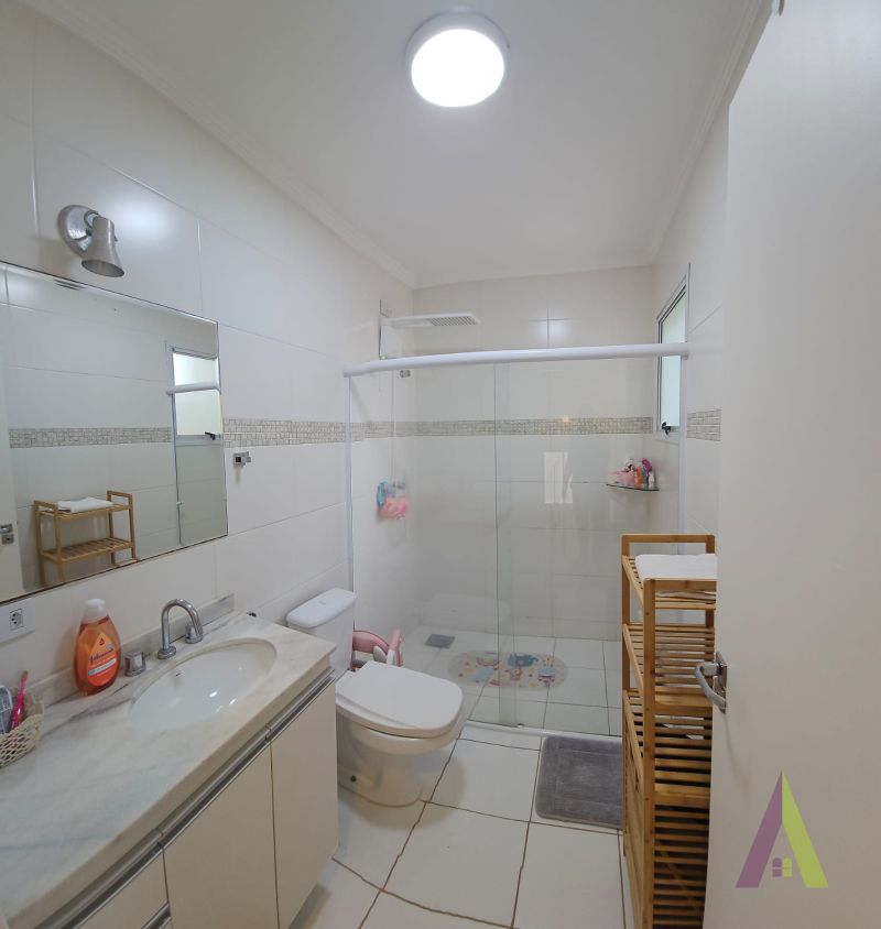 Casa em Condomínio Fechado de São Roque!
