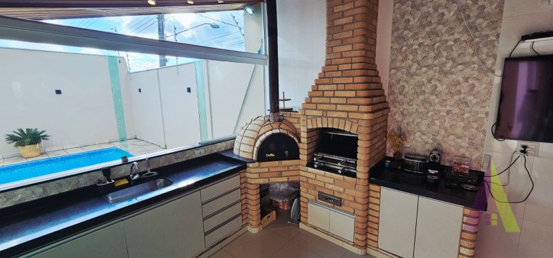 Casa em Condomínio Fechado de São Roque!