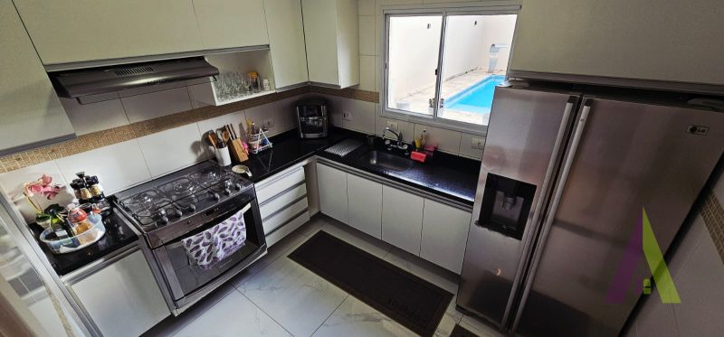 Casa em Condomínio Fechado de São Roque!