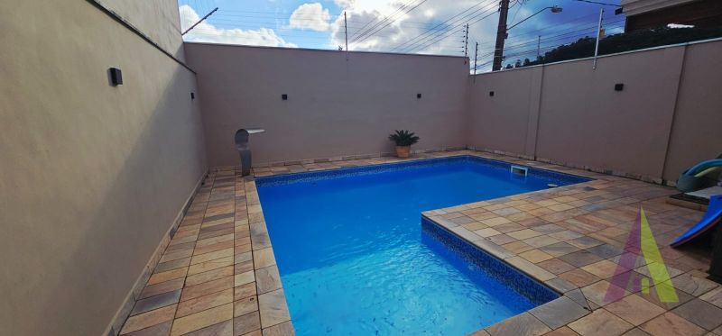 Casa em Condomínio Fechado de São Roque!