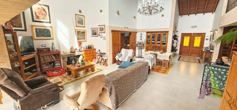 Casa de Alto Padrão em Condomínio Fechado de São Roque!