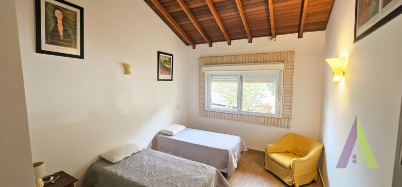 Casa de Alto Padrão em Condomínio Fechado de São Roque!