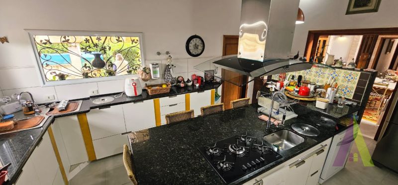 Casa de Alto Padrão em Condomínio Fechado de São Roque!