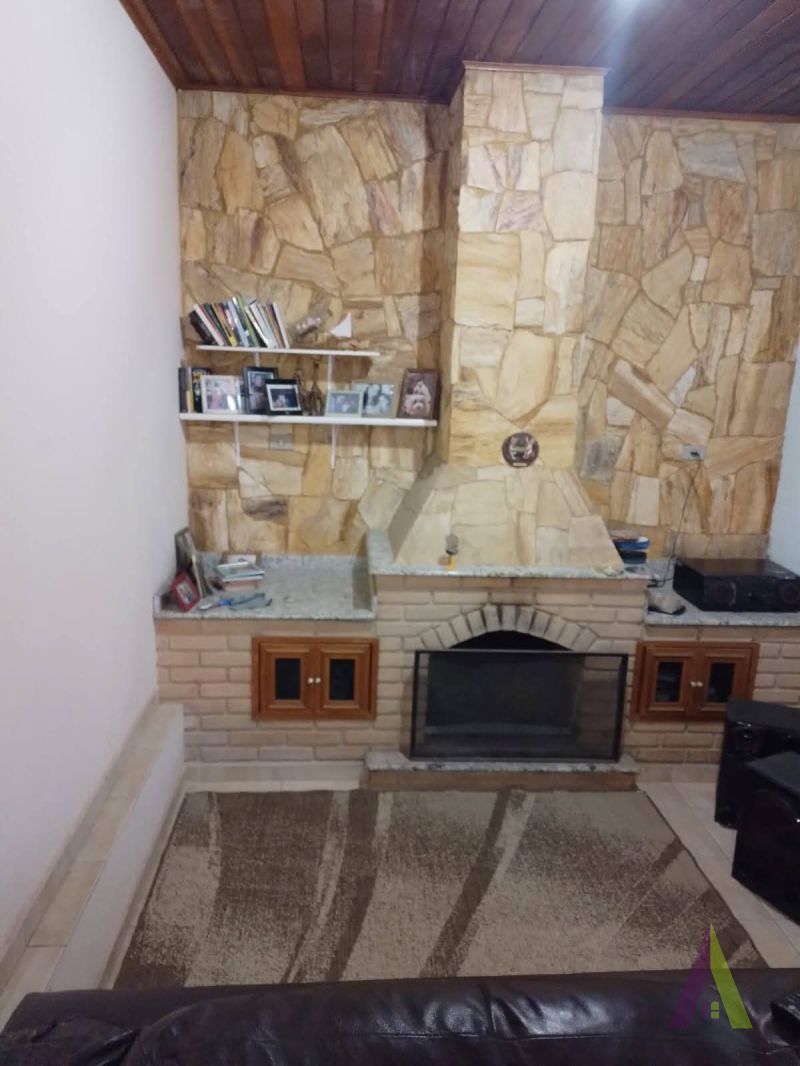Casa em Condomínio Fechado com Área de Lazer Completa de São Roque!