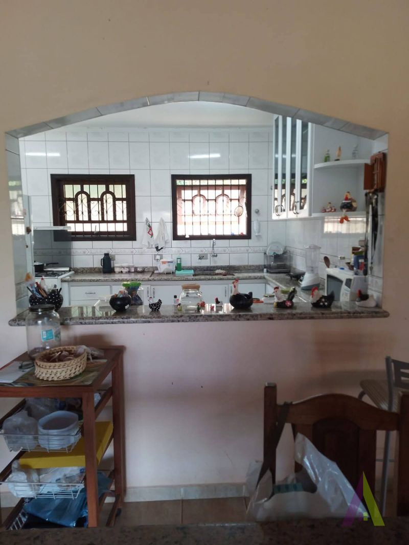 Casa em Condomínio Fechado com Área de Lazer Completa de São Roque!