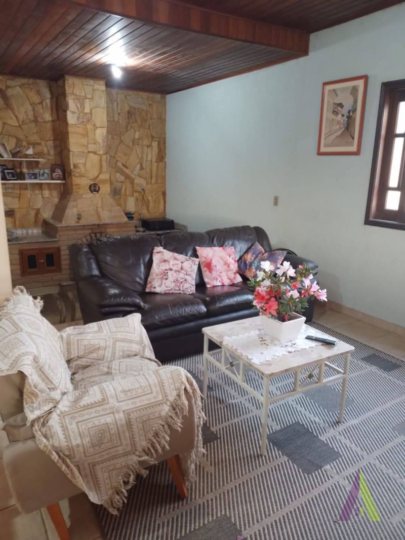 Casa em Condomínio Fechado com Área de Lazer Completa de São Roque!
